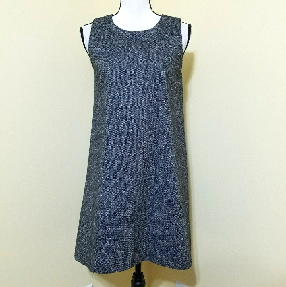 Sleeveless dress